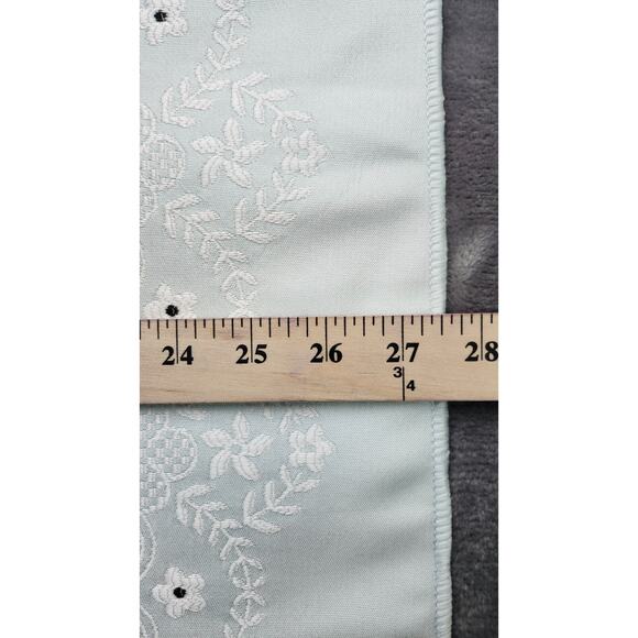 Pink and White Embroidered Islamic Prayer Rug, Prayer Mat 27.5" x 48" - Picture 4 of 8